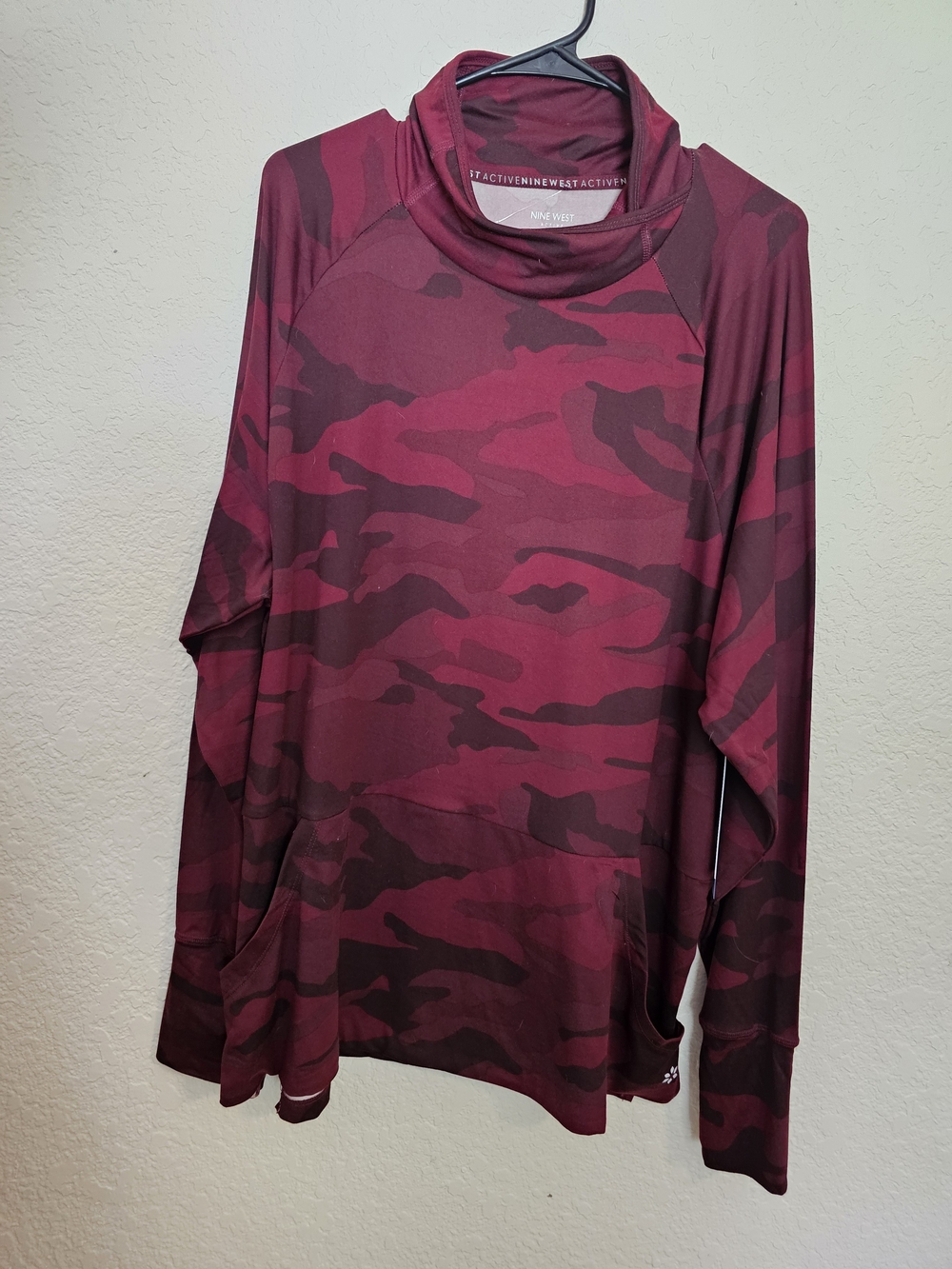 Nine West Men's Burgundy and Dark Red Camo Funnel Neck Pullover